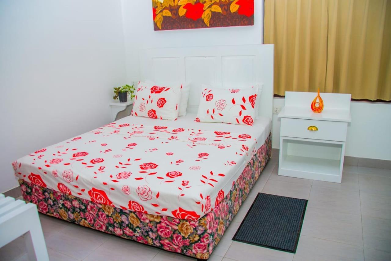 Katunayaka Niwahana Transit City Hotel מראה חיצוני תמונה