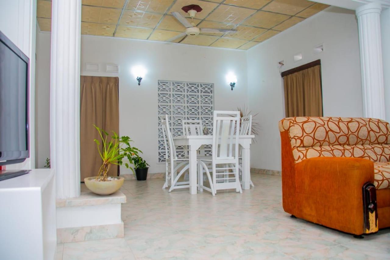 Katunayaka Niwahana Transit City Hotel מראה חיצוני תמונה