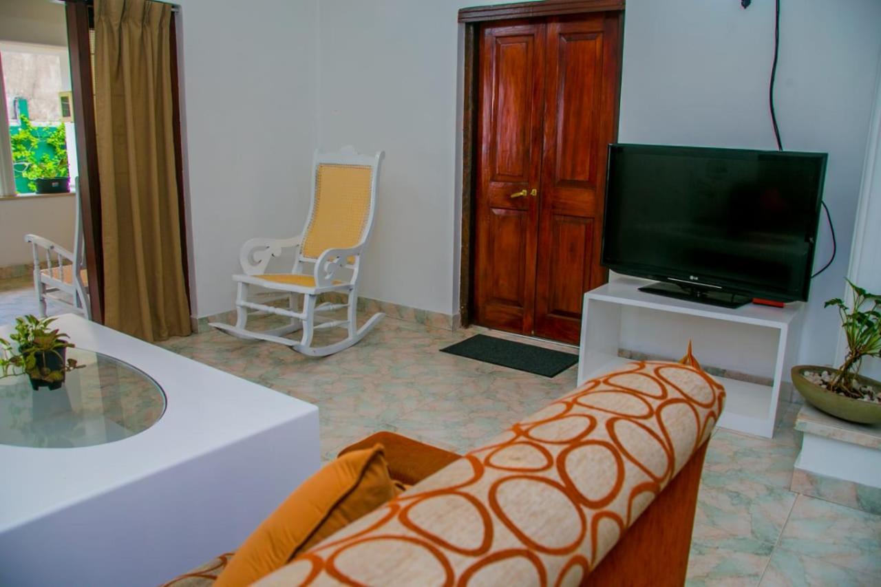 Katunayaka Niwahana Transit City Hotel מראה חיצוני תמונה