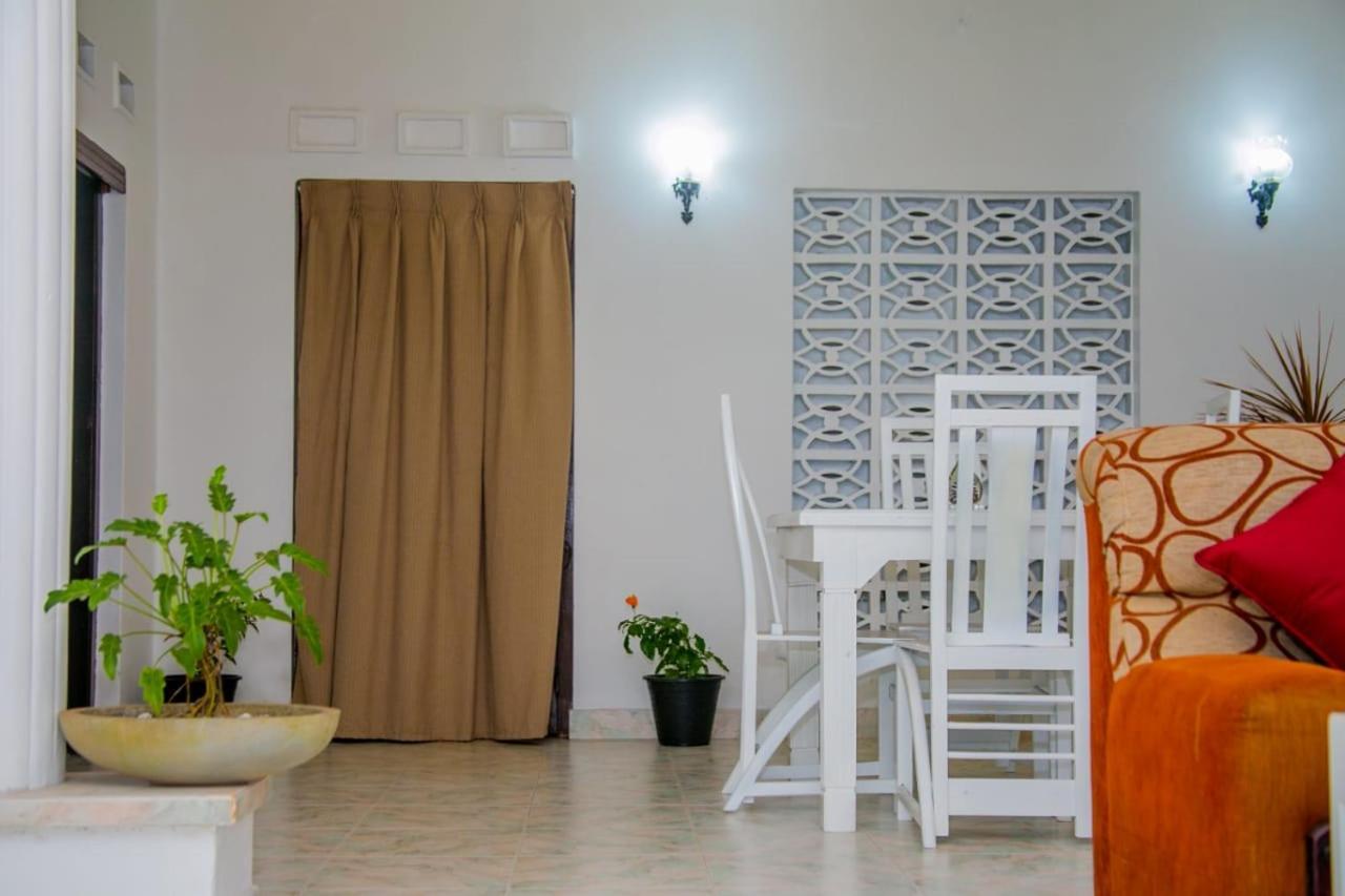 Katunayaka Niwahana Transit City Hotel מראה חיצוני תמונה